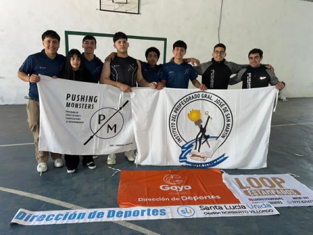 Equipo de profesores especializados, a la selección Goyana y Santaluceña de pesas participaron de la instancia provincial de los juegos EVITA.